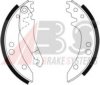 MERCE 0004207920 Brake Shoe Set